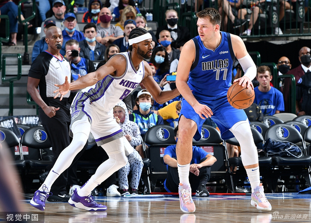 [CBA]琼斯送上遮天盖帽 随后跟进单手扣篮.