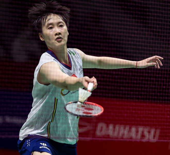 2-0！横扫世界第11，翁泓阳剑指赛季首冠，决赛欲为李诗沣复仇！.