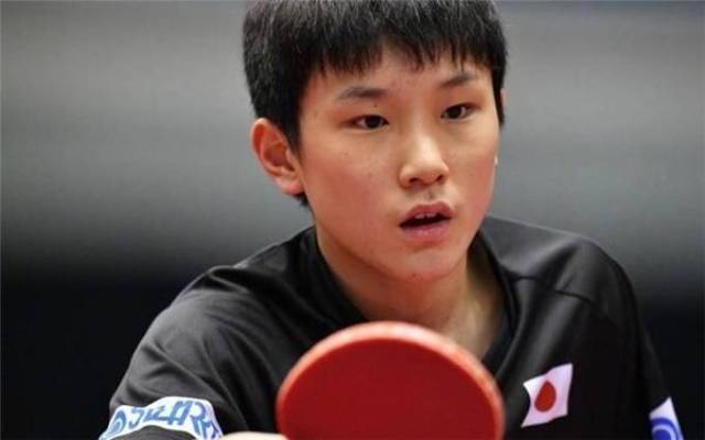 2-0！横扫世界第11，翁泓阳剑指赛季首冠，决赛欲为李诗沣复仇！.