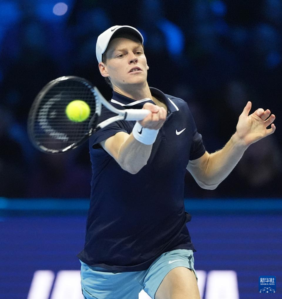 和头球解围 和头球解围